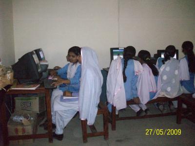  image linking to Internet, schoolchildren and rural Pakistan: How to get community buy-in including for girls 