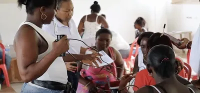 Frame from Colnodo's video about the "Connecting opportunities for women entrepreneurs in rural areas of Colombia" project. image linking to Community networks newsletter: Sharing women's voices and reflections