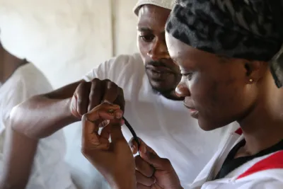 An activity during the School of Community Networks in South Africa. Photo: Daniela Bello. image linking to Local Access: How communities are weaving connectivity to defend the environment and their rights