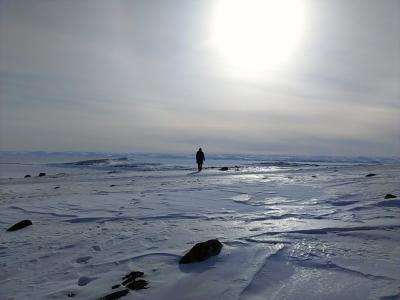  image linking to Tisser des liens sur la toile dans le territoire le plus septentrional du Canada, le Nunavut 